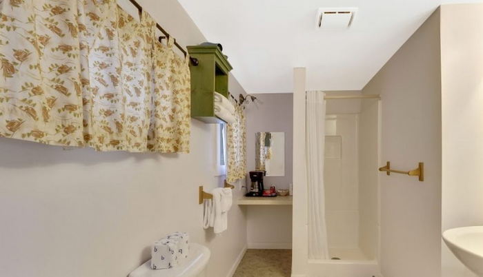 South Arms Retreats (Rainbow Motel) - Web Listing